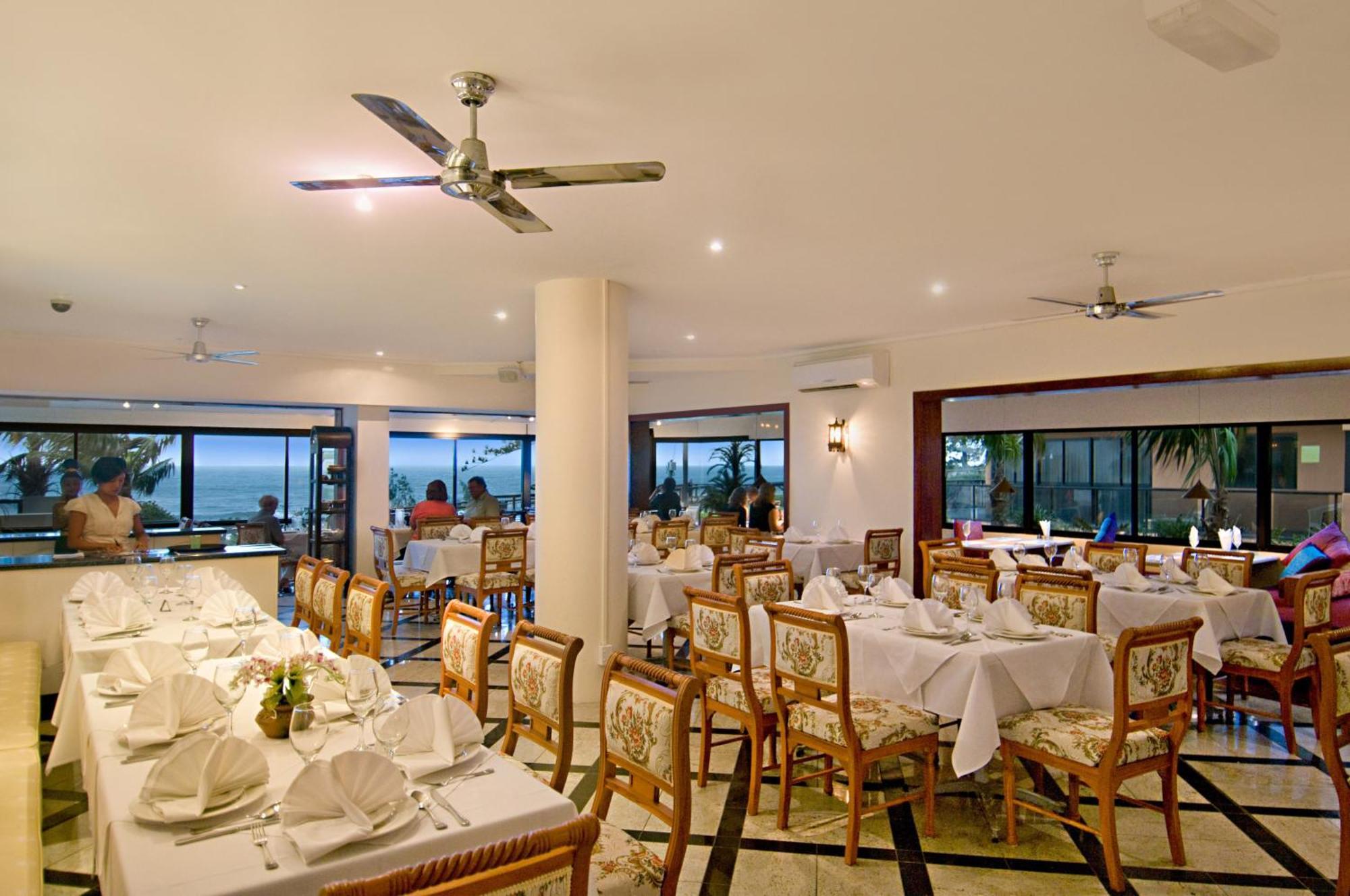 Clubb Coolum Beach Resort Sunshine Coast Exterior foto