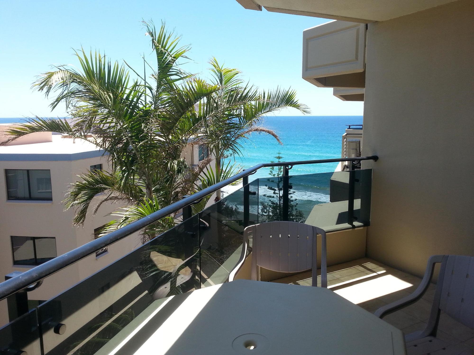 Clubb Coolum Beach Resort Sunshine Coast Exterior foto